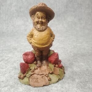 Tom Clark Gnome Shorty Resin Figurine Strawberry Patch 1984 Cairn Studio #1046